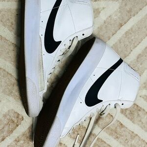 Nike Blazer Mid ‘77 Sneakers Kids Size 4.5